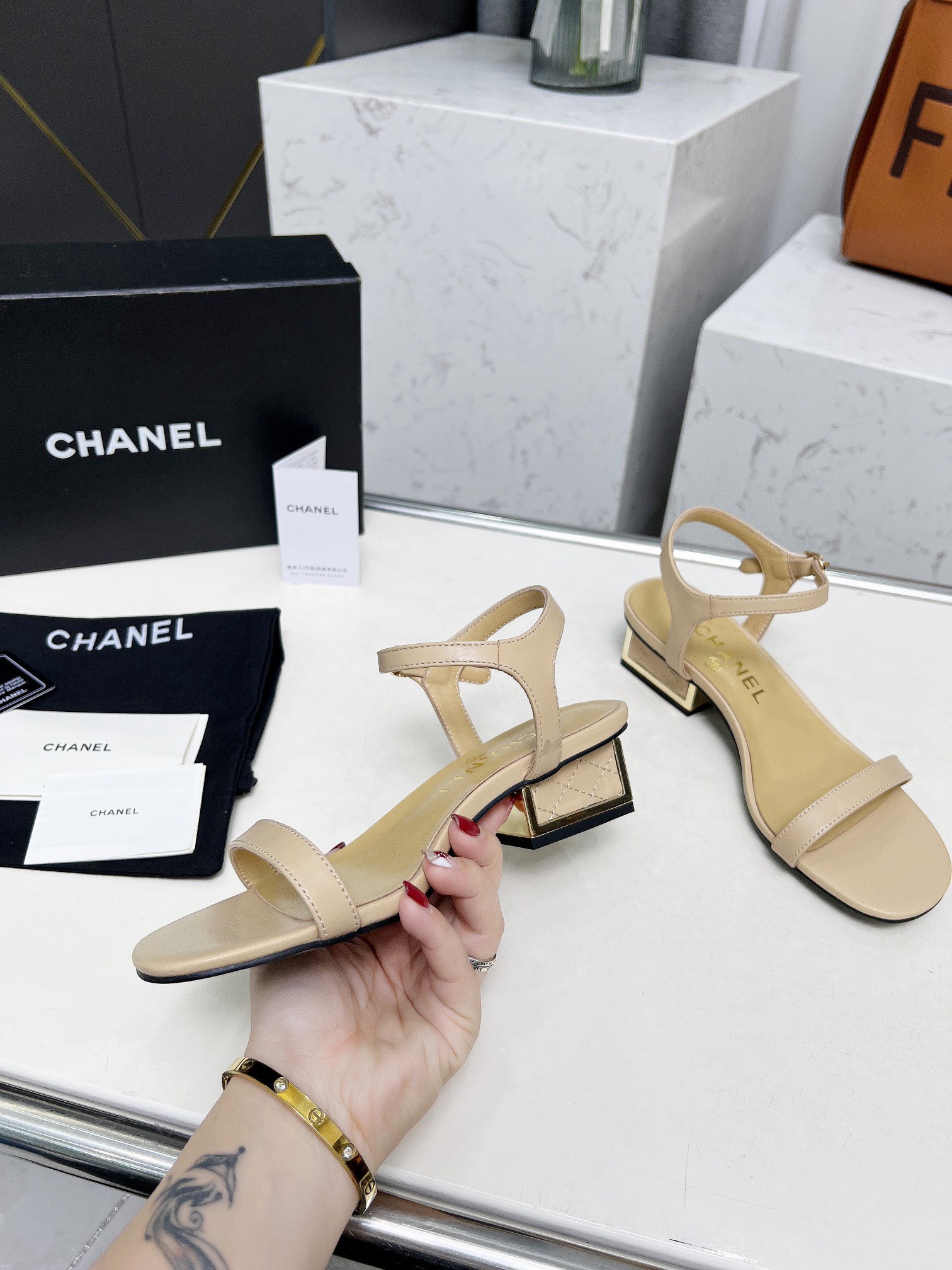 Women Top Quality C*hanel shoes