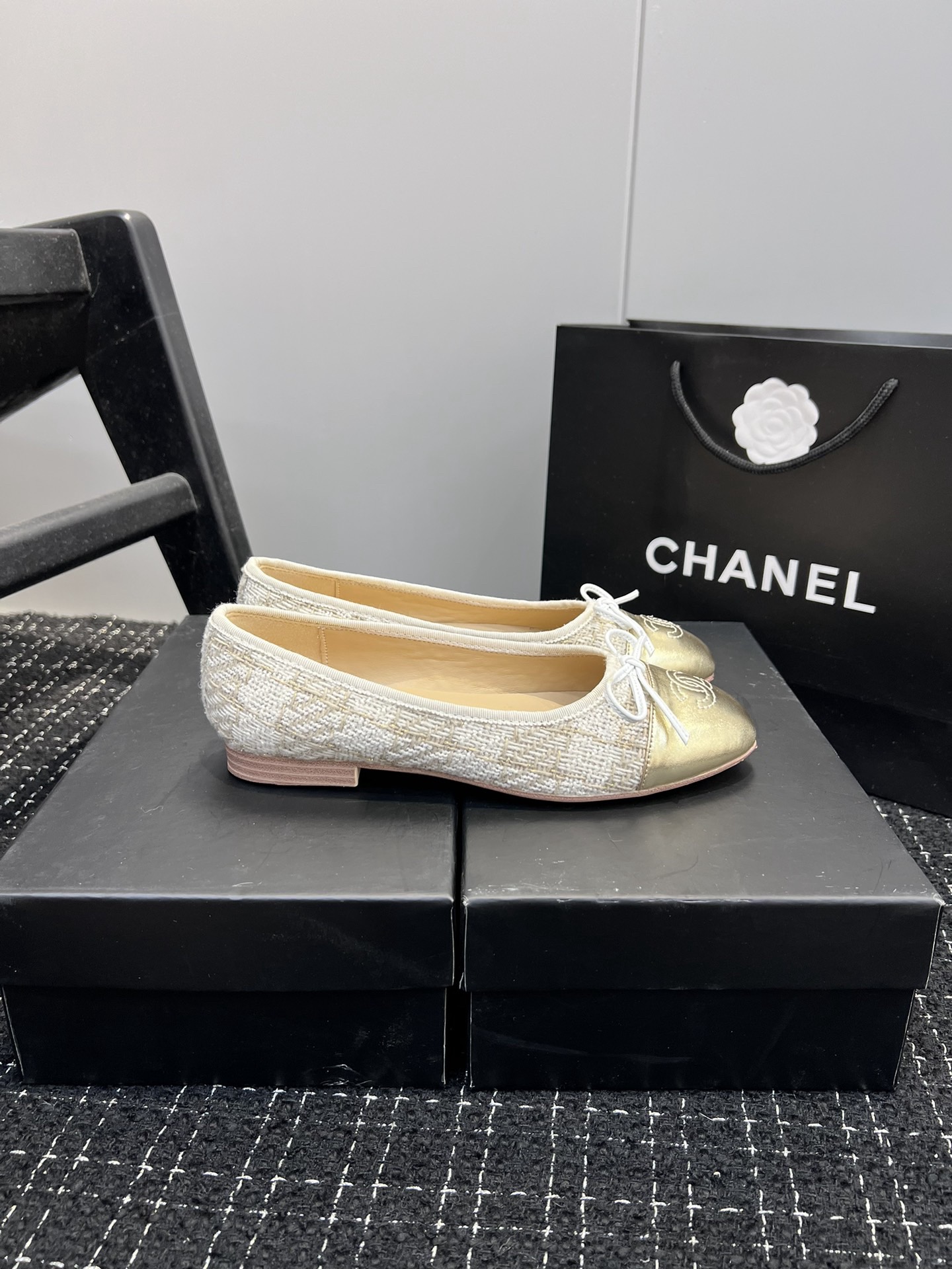 Women Top Quality C*hanel shoes