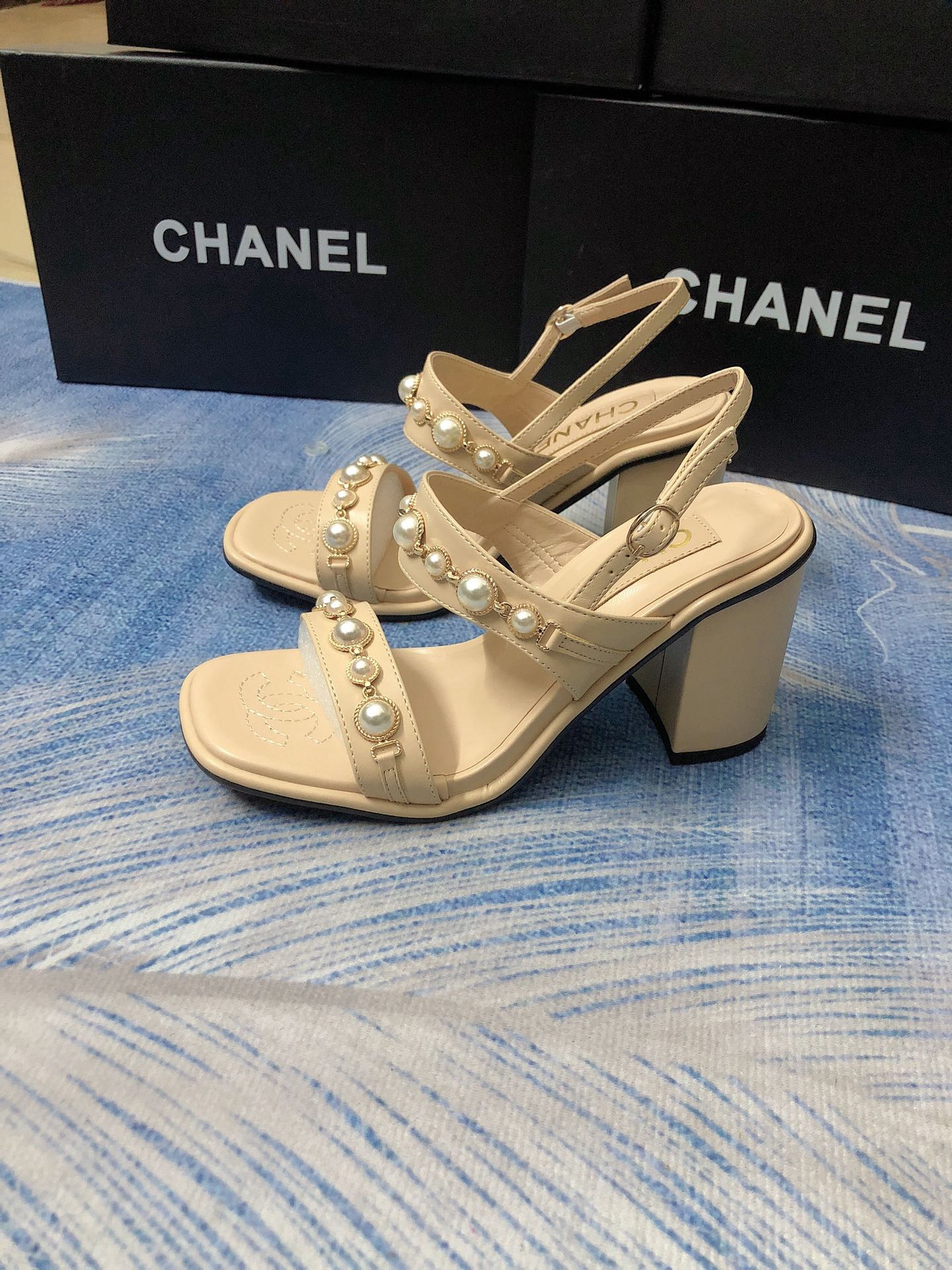 Women Top Quality C*hanel shoes