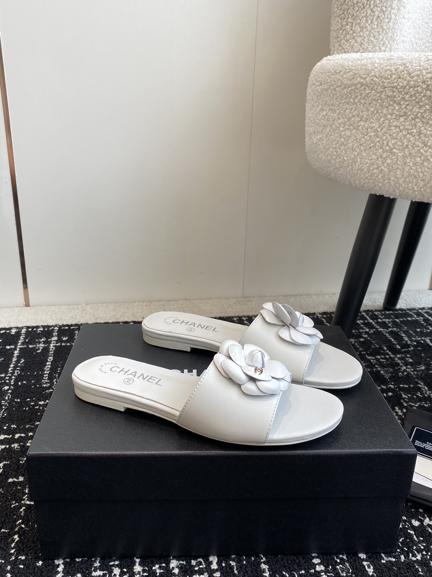 Women Top Quality C*hanel shoes