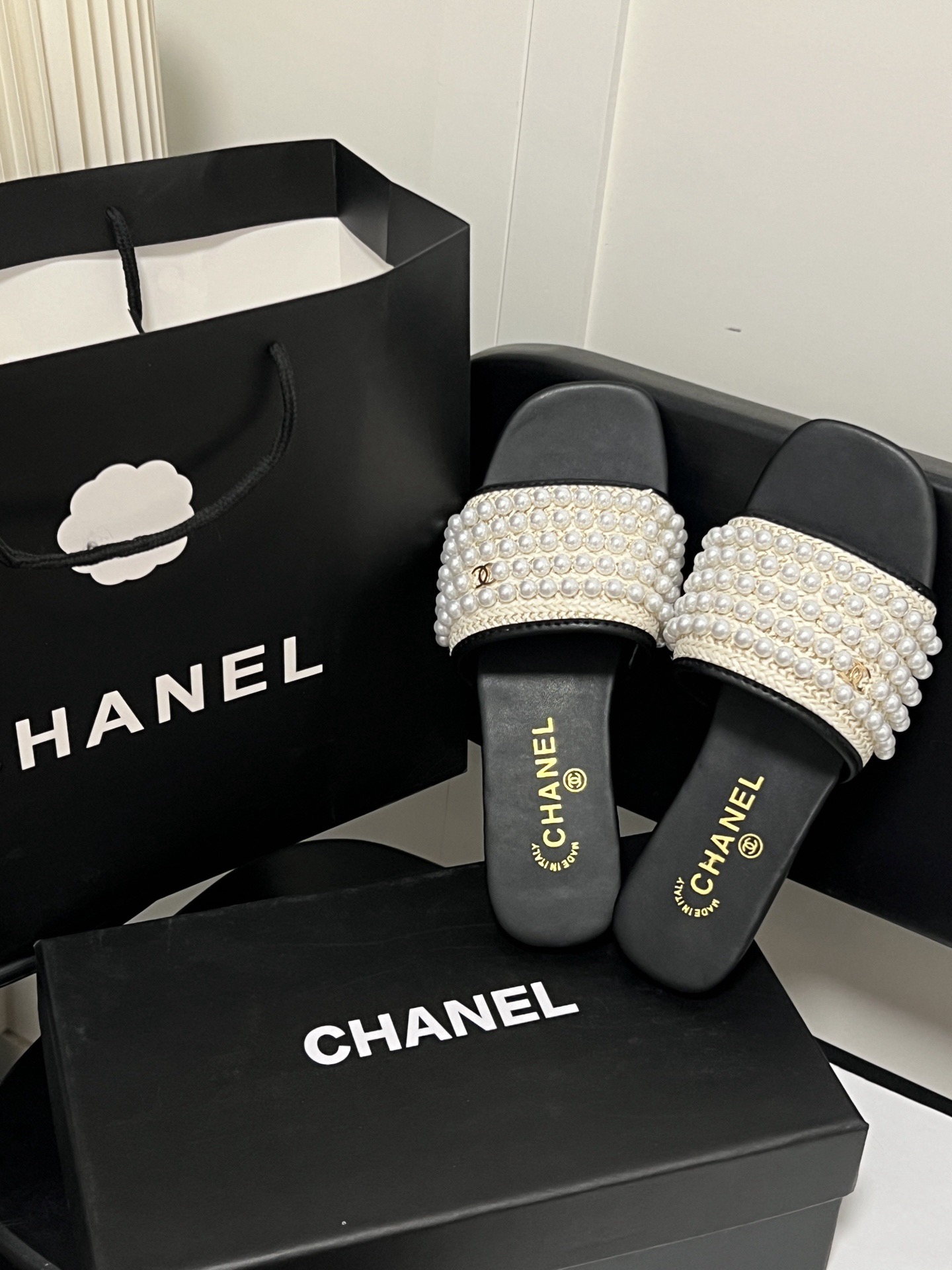 Women Top Quality C*hanel shoes