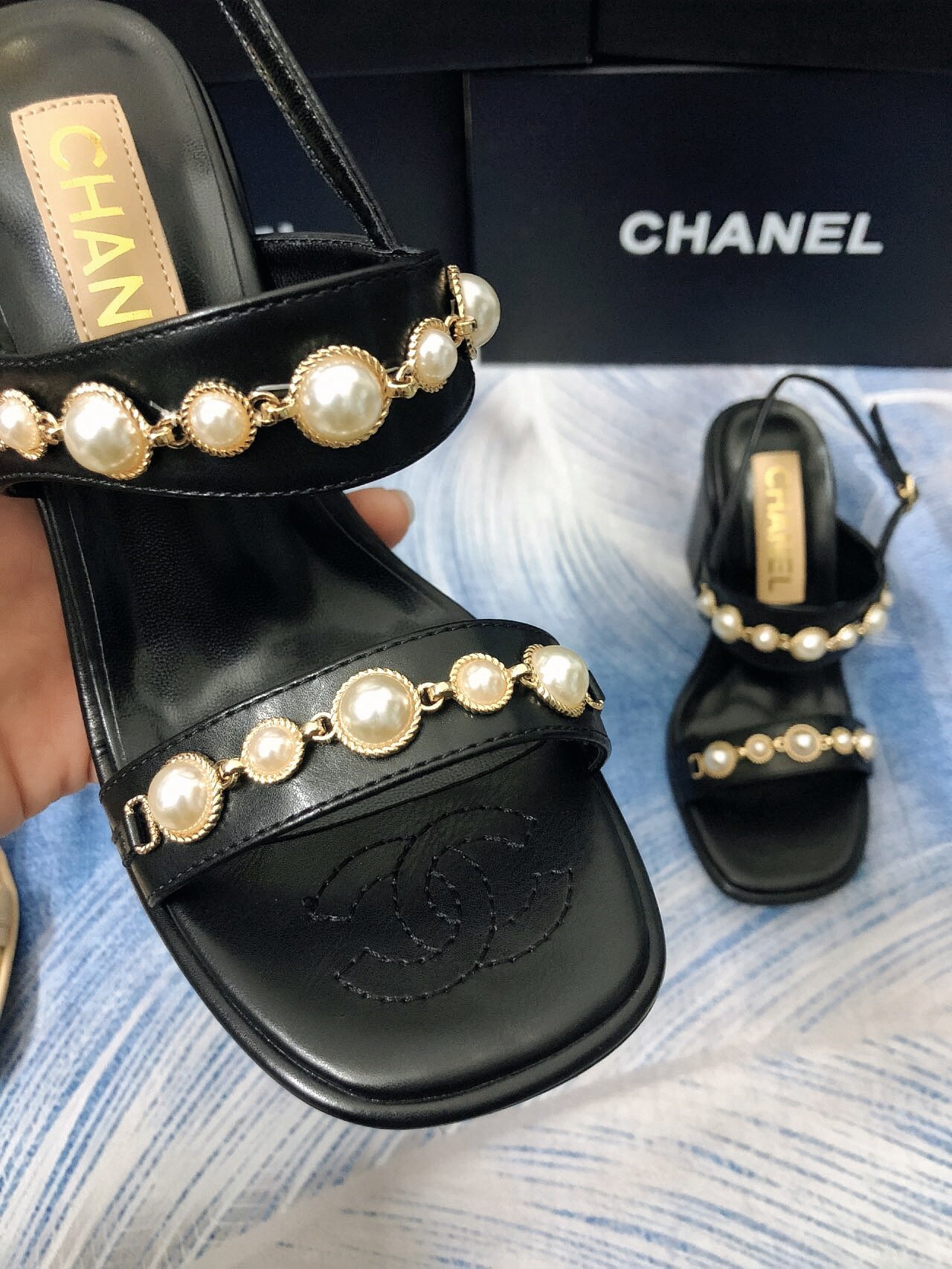 Women Top Quality C*hanel shoes