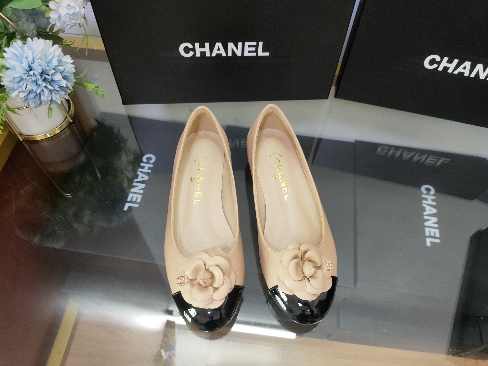 Women Top Quality C*hanel shoes