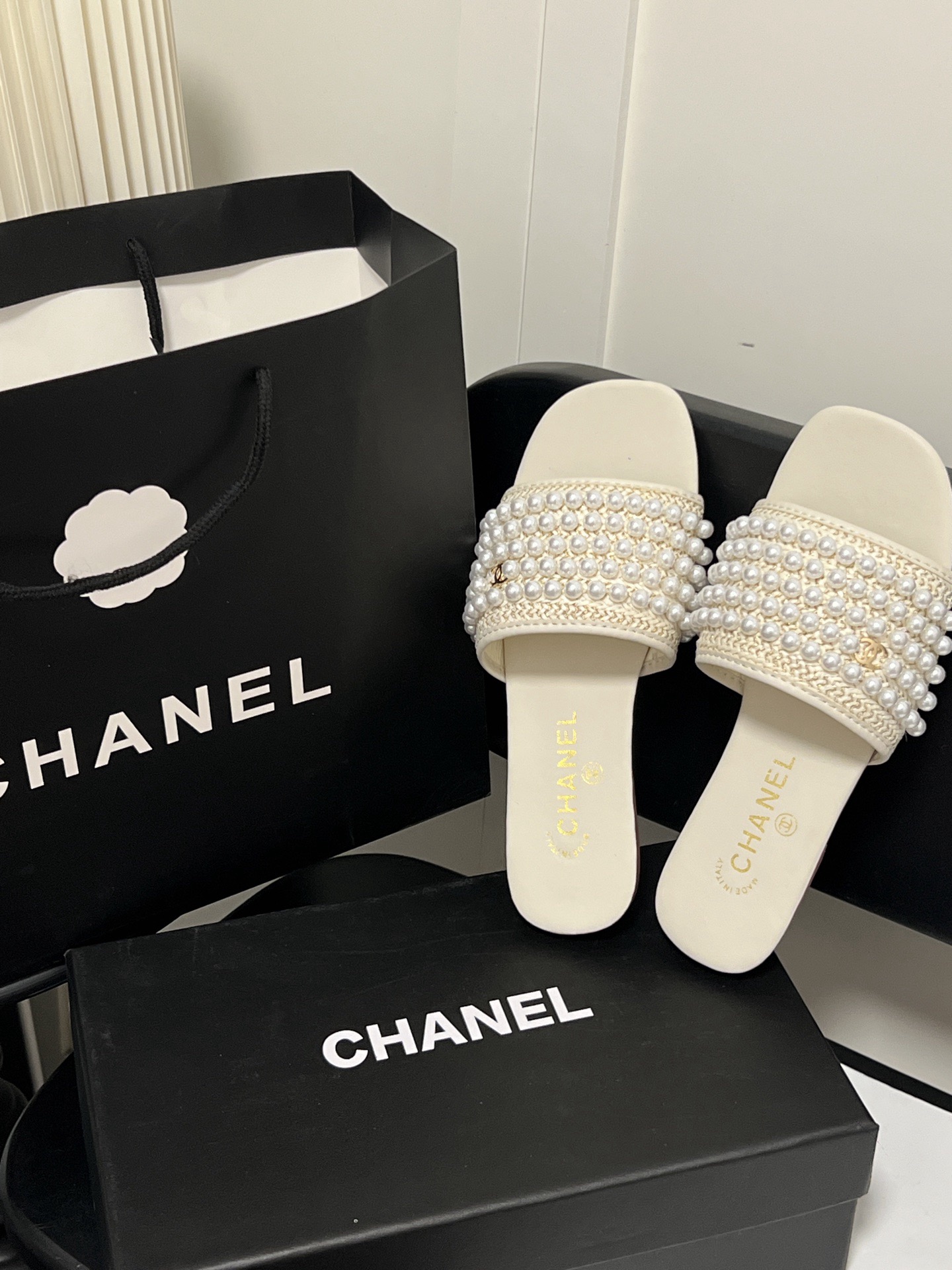 Women Top Quality C*hanel shoes