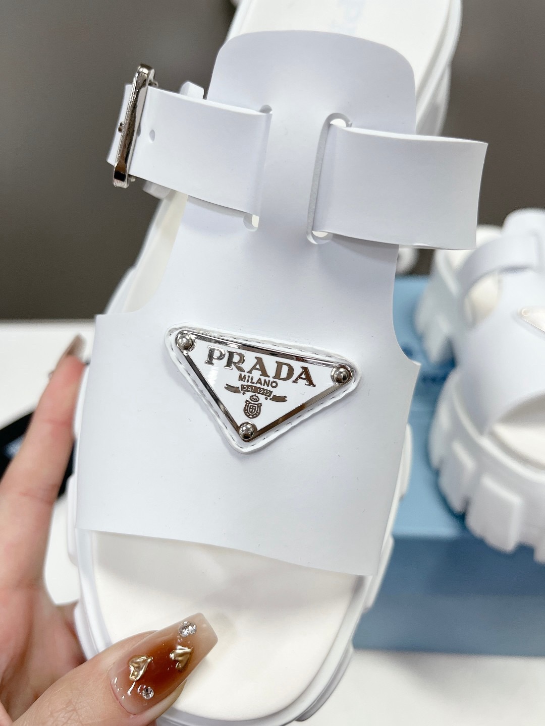Women Top Quality P*rada shoes