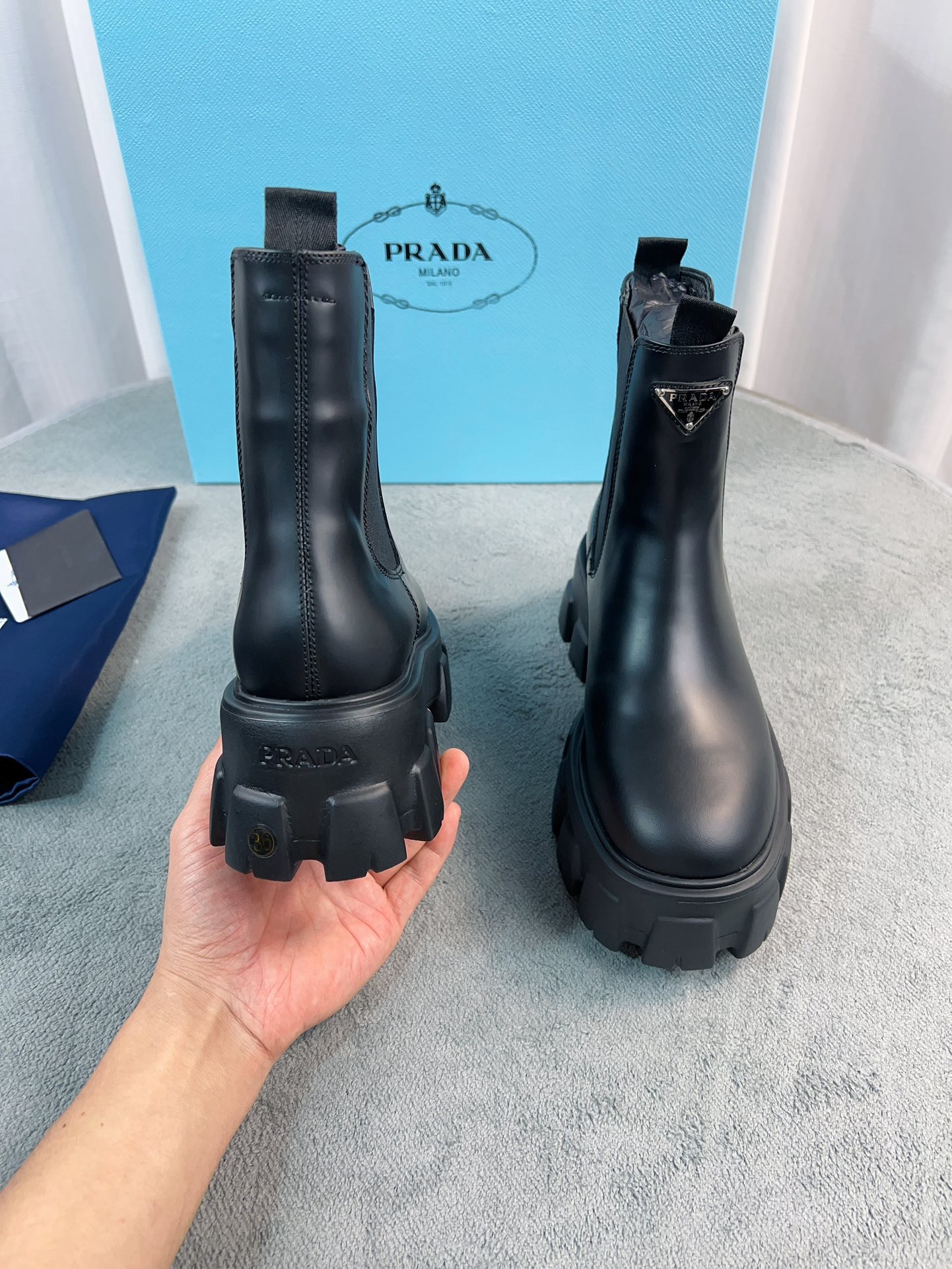 Women Men Top Quality P*rada shoes