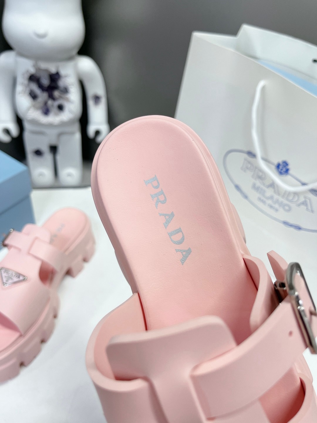 Women Top Quality P*rada shoes