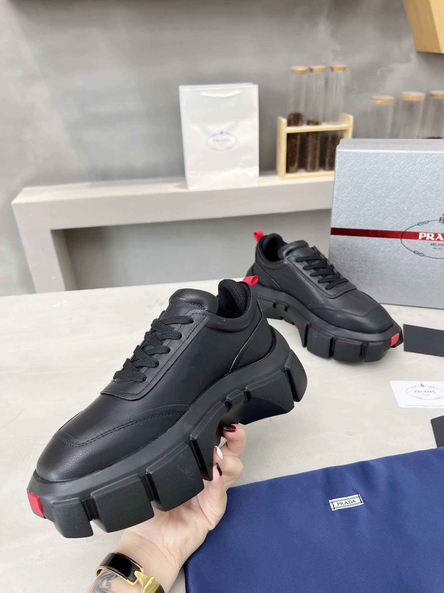 Women Men Top Quality P*rada shoes