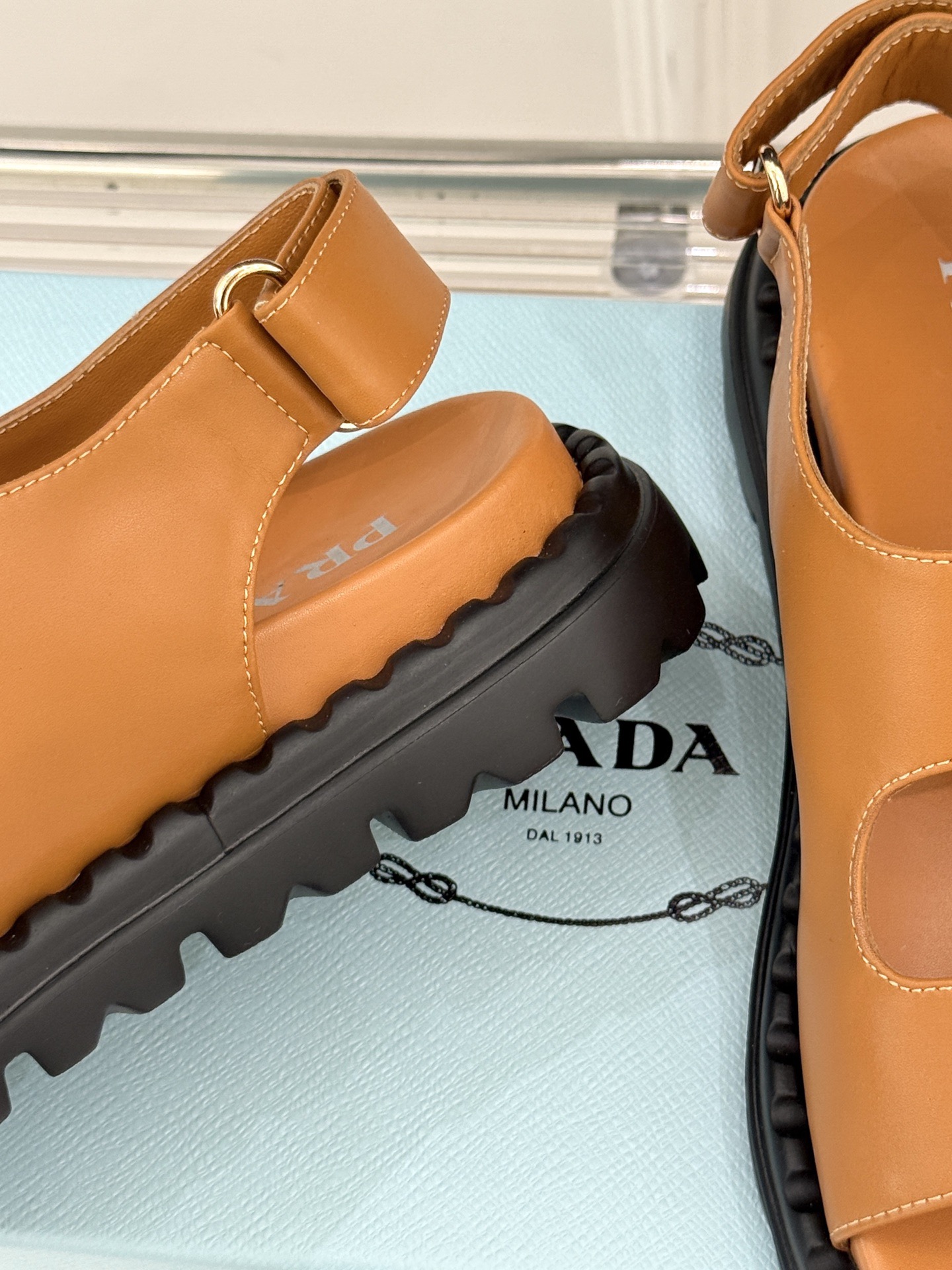 Women Men Top Quality P*rada shoes