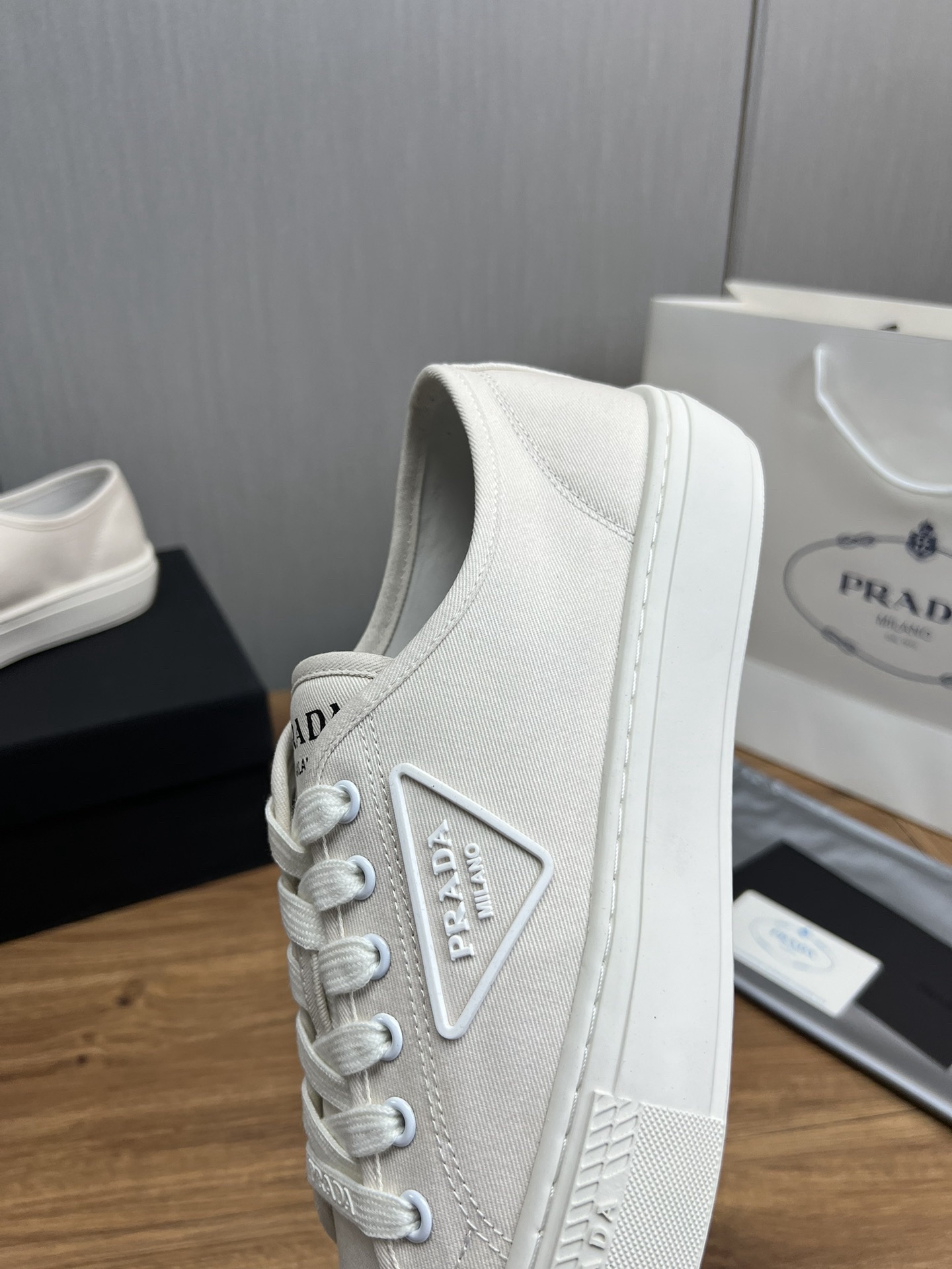 Women Men Top Quality P*rada shoes