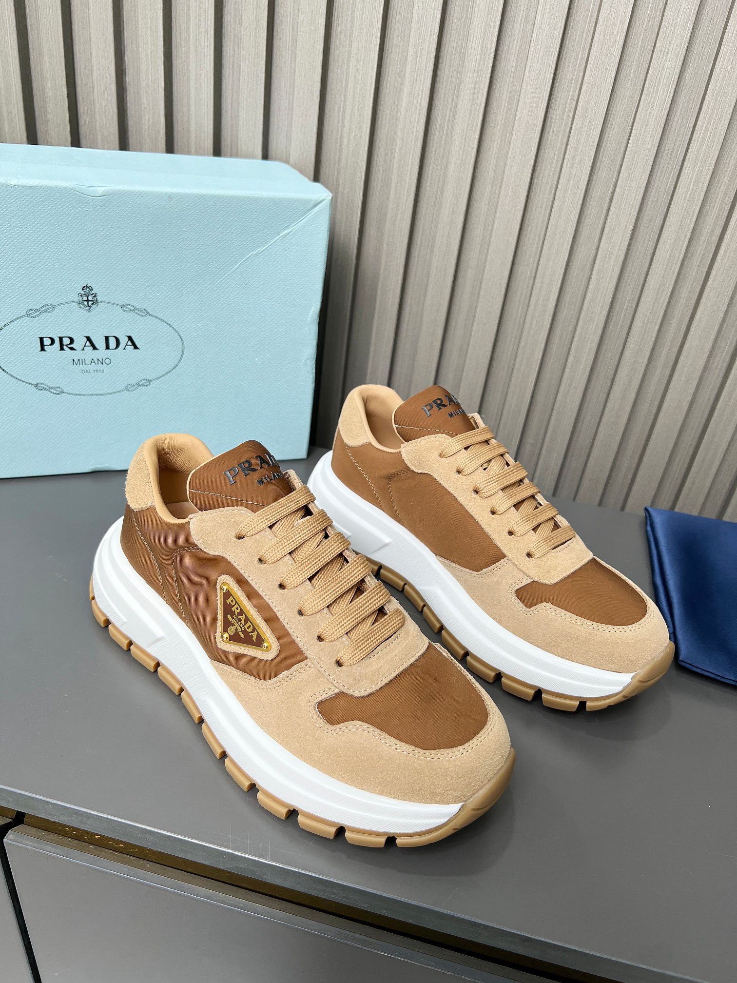 Women Men Top Quality P*rada shoes