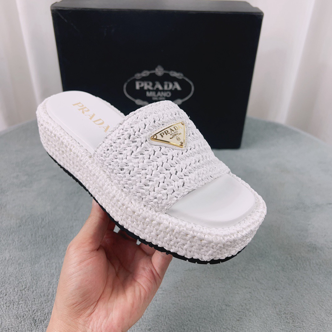 Women Top Quality P*rada shoes