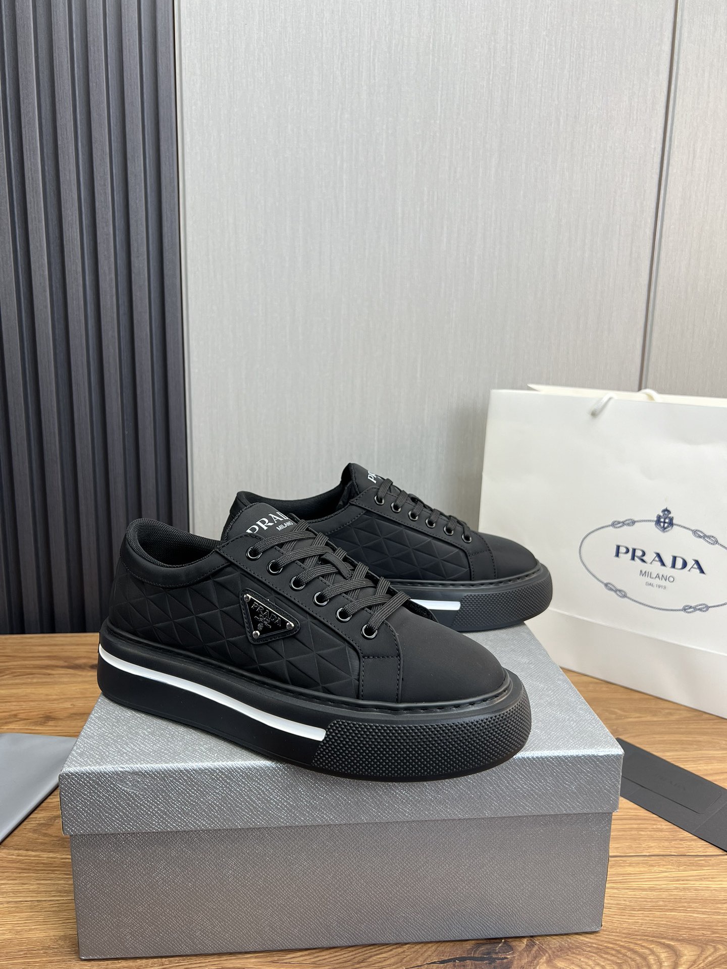 Women Men Top Quality P*rada shoes